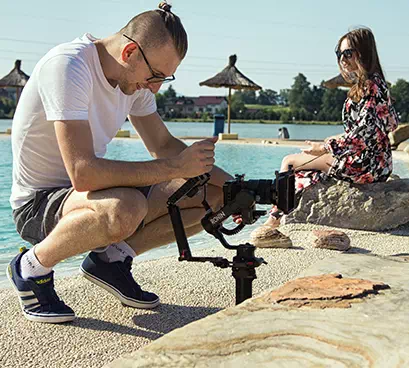 jak-filmowac-aby-uchwycic-emocje-poradnik-dla-tworcow-wideo